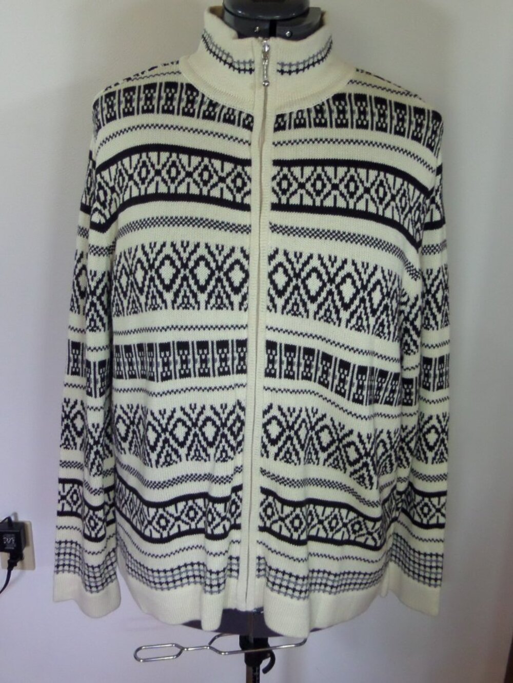 Westbound Women's Winter Long Sleeve Multi Color Ski Sweater Size XL NWT